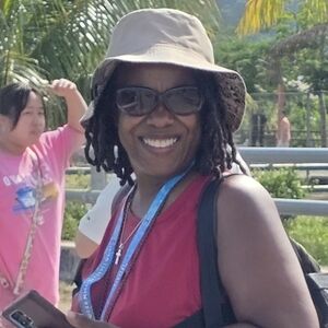 Meet your Posher, Crystal